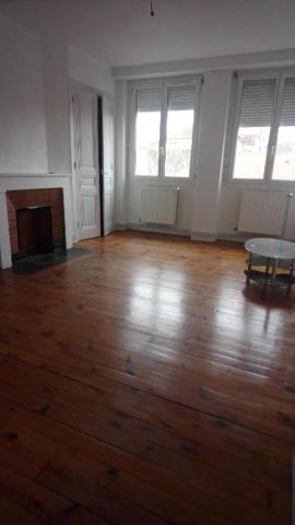 Appartement 3 pièces de 76 m² à Saint etienne