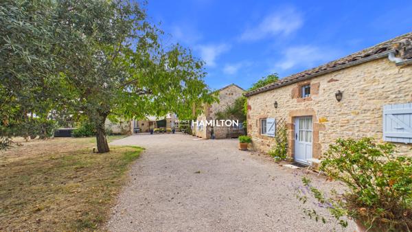 ÉLÉGANTE PROPRIÉTÉ DE CAMPAGNE AVEC GÎTE ANNEXE, PISCINE CHAUFFÉE ET VUES PANORAMIQUES PRÈS DE CORDES-SUR-CIEL Cordes sur ciel