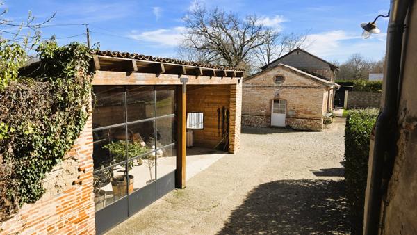 MAISON DE MAÎTRE AVEC PISCINE ET MAISON ANNEXE Montauban