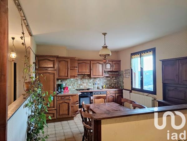 Maison traditionnelle 7 pièces de 130 m² à Vanosc (07690)