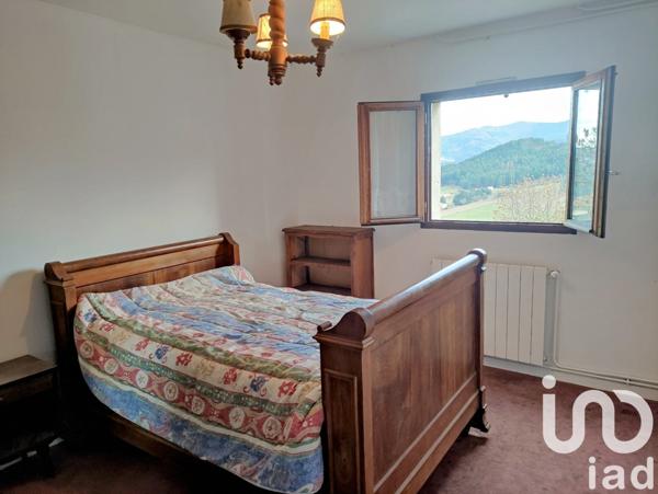 Maison traditionnelle 7 pièces de 130 m² à Vanosc (07690)