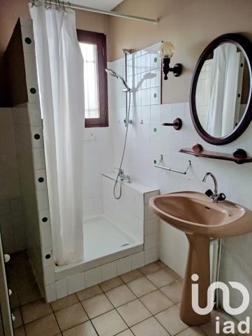 Maison traditionnelle 7 pièces de 130 m² à Vanosc (07690)