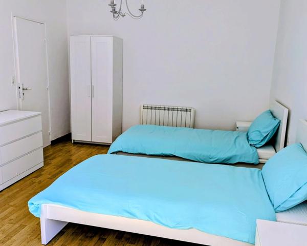 Charmante maison en pierre avec grange & jardin de 7 000 m² – Saulgond ✨