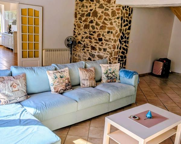 Charmante maison en pierre avec grange & jardin de 7 000 m² – Saulgond ✨