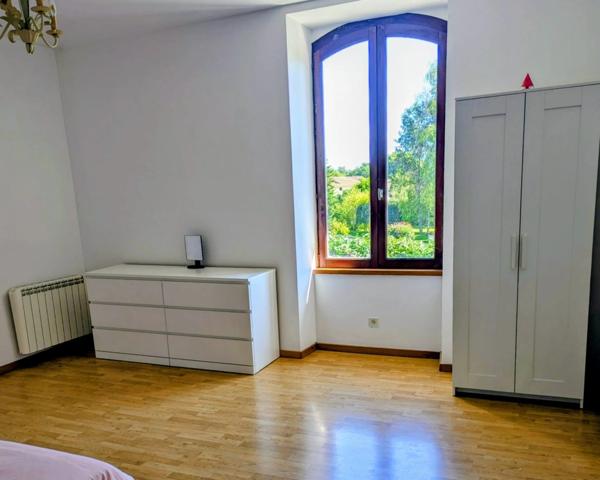 Charmante maison en pierre avec grange & jardin de 7 000 m² – Saulgond ✨