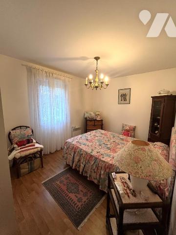 PLOEREN APPARTEMENT T3  60 m2  rez de chaussée - 2 chambres - 1 place de parking - 1 garage - 1 cave