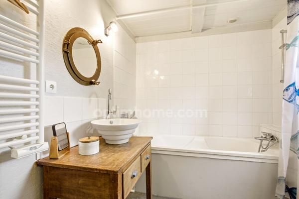 Proximité de Honfleur - Maison ossature bois - 130 m2 - 3 chambres dont une suite en RDC - Terrain 1238 m2 - Parkings