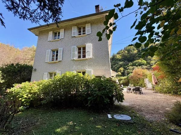 Vente Maison 10 pièces 231 m2 à Saint-Martin-d'Uriage