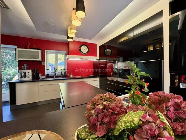 Vente Maison 10 pièces 231 m2 à Saint-Martin-d'Uriage