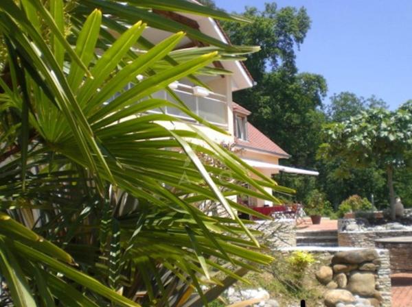 UNIQUE BIEN D'EXCEPTION NICHEE DANS LES COTEAUX SUD JURANCON