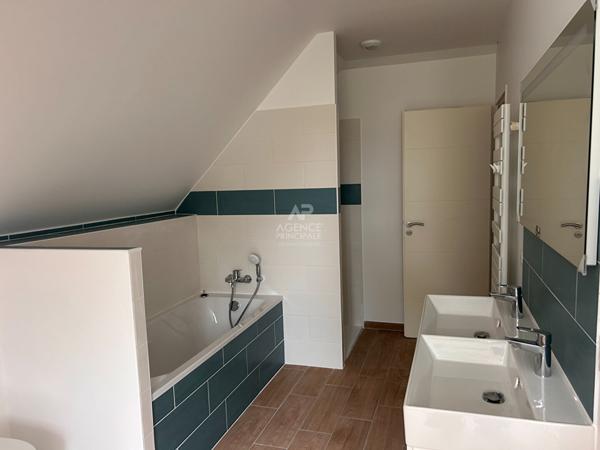 Maison 5 pièce(s) 120.6 m2 €960 000 ** - Référence 4695
