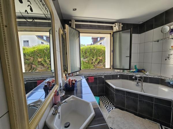 Maison
         10 pièces
        - 280 m² 540 000 € *