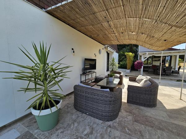 Maison
         10 pièces
        - 280 m² 540 000 € *