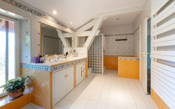 Maison à vendre    6 pièces • 250 m2 Arcangues