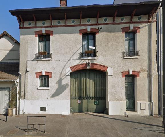 Meaux grande Ile Maison 5 pièce(s) 107m2 avec Hangars et cour privative 306 m²