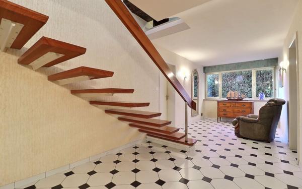 Maison à vendre    5 pièces • 190 m2 Forbach