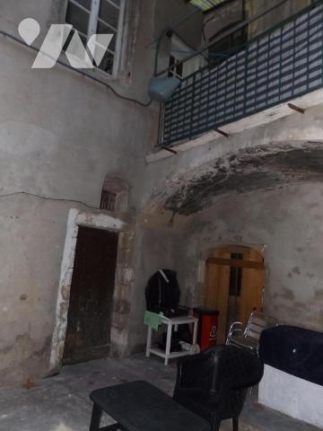 Immeuble de rapport à rénover très fort potentiel