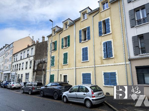 Duplex 68 m², 2 chambres, rénové, hyper centre Meaux, proche gare et commerces.