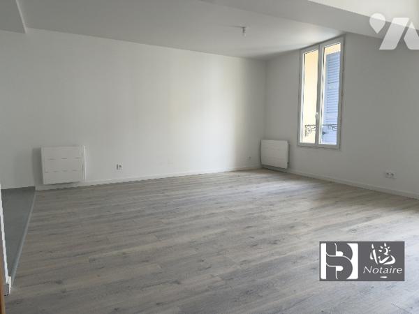 Duplex 68 m², 2 chambres, rénové, hyper centre Meaux, proche gare et commerces.