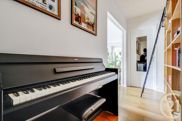 Appartement F3 à vendre  3 pièces - 83,23 m2 PARIS - 75018