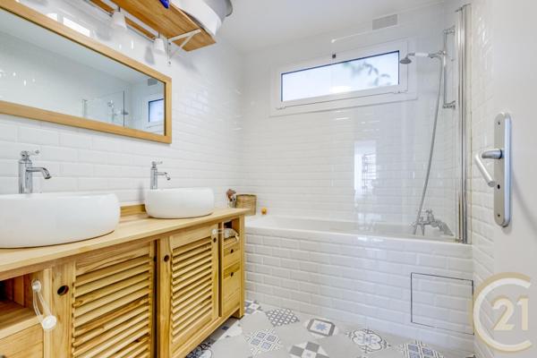 Appartement F3 à vendre  3 pièces - 83,23 m2 PARIS - 75018