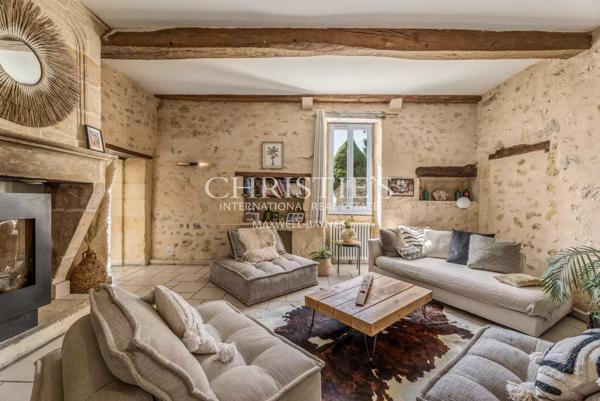 Belle maison de village avec maison d’amis, grand jardin, cuisine d’été et piscine