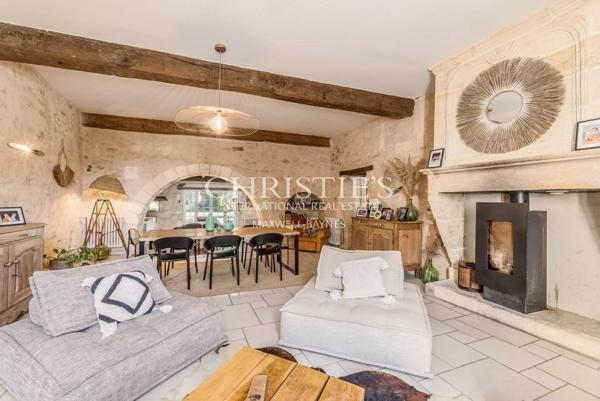 Belle maison de village avec maison d’amis, grand jardin, cuisine d’été et piscine