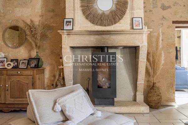 Belle maison de village avec maison d’amis, grand jardin, cuisine d’été et piscine