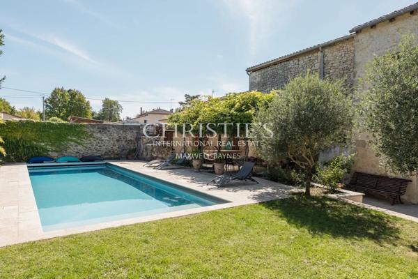 Belle maison de village avec maison d’amis, grand jardin, cuisine d’été et piscine