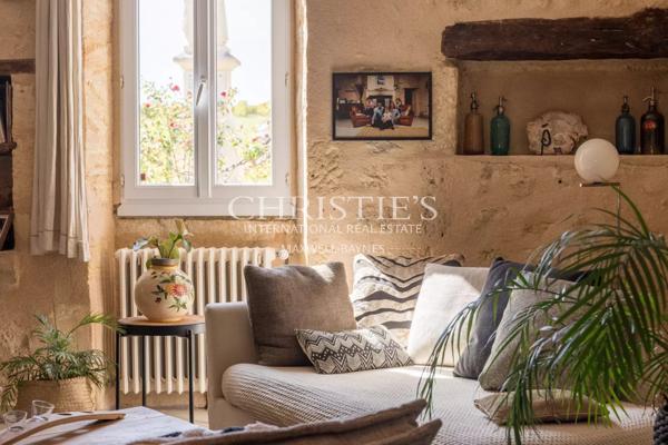 Belle maison de village avec maison d’amis, grand jardin, cuisine d’été et piscine