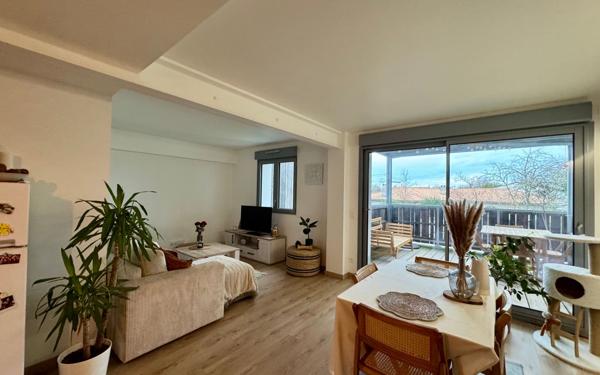 Appartement à vendre    3 pièces • 69 m2 Bordeaux