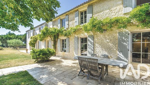 Maison à vendre 7 pièces 240 m² Saint-Médard-d'Aunis