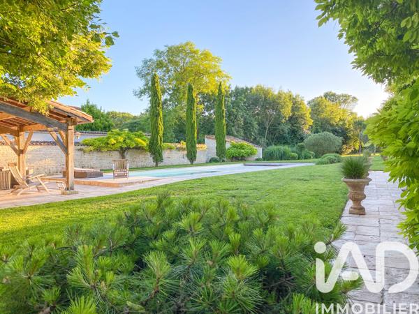 Maison à vendre 7 pièces 240 m² Saint-Médard-d'Aunis