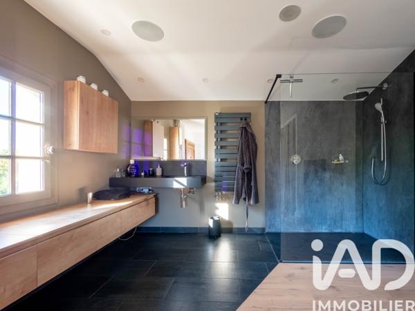 Maison à vendre 7 pièces 240 m² Saint-Médard-d'Aunis