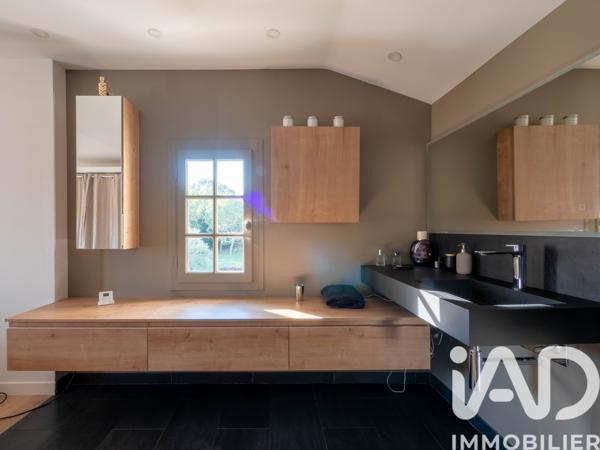 Maison à vendre 7 pièces 240 m² Saint-Médard-d'Aunis
