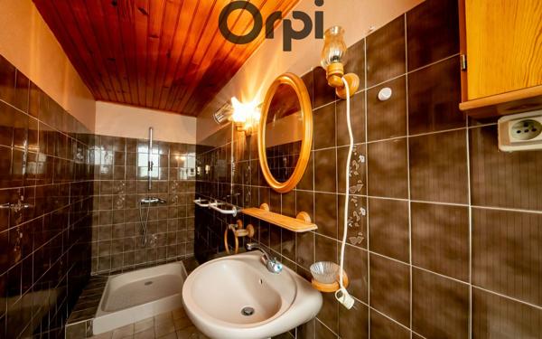 Maison à vendre    6 pièces •  Saint-Estève