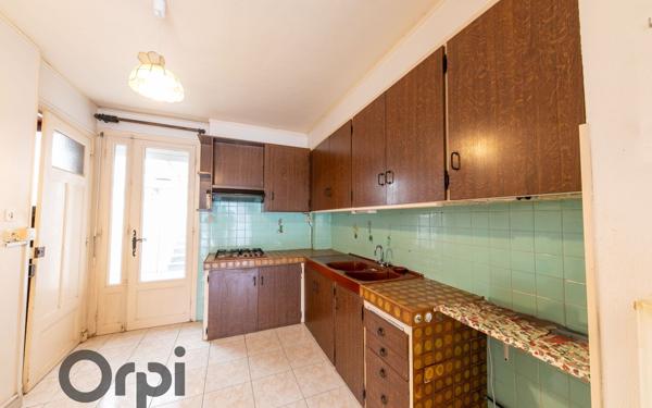 Maison à vendre    6 pièces •  Saint-Estève