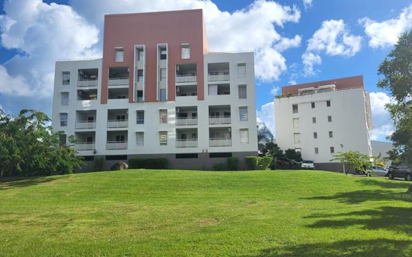 Appartement à vendre    3 pièces • 77,78 m2 Fort-de-France