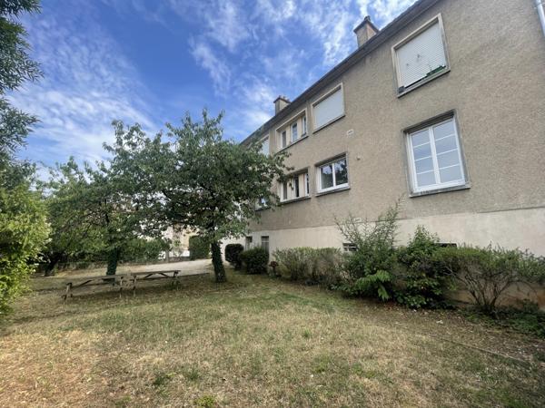 Poitiers (86000) POITIERS LES ROCS Immeuble de 246 m2 avec 5 LOGEMENTS + 100 m2 de Communs, Grand Jardin et Stationnements !