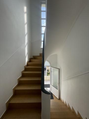 Poitiers (86000) POITIERS LES ROCS Immeuble de 246 m2 avec 5 LOGEMENTS + 100 m2 de Communs, Grand Jardin et Stationnements !