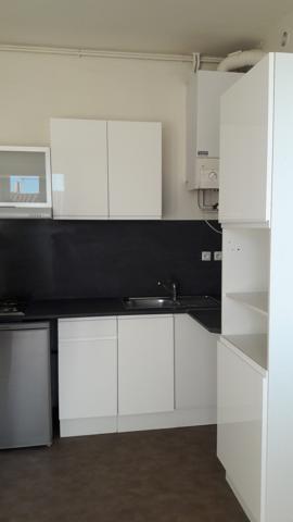 Poitiers (86000) POITIERS LES ROCS Immeuble de 246 m2 avec 5 LOGEMENTS + 100 m2 de Communs, Grand Jardin et Stationnements !