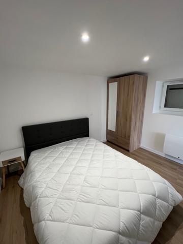 Poitiers (86000) POITIERS LES ROCS Immeuble de 246 m2 avec 5 LOGEMENTS + 100 m2 de Communs, Grand Jardin et Stationnements !