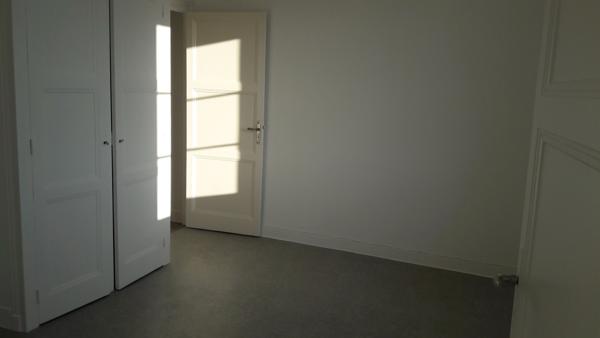 Poitiers (86000) POITIERS LES ROCS Immeuble de 246 m2 avec 5 LOGEMENTS + 100 m2 de Communs, Grand Jardin et Stationnements !