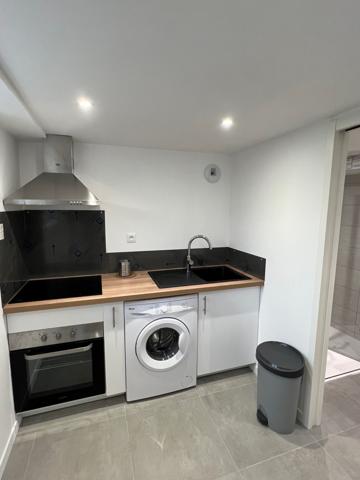 Poitiers (86000) POITIERS LES ROCS Immeuble de 246 m2 avec 5 LOGEMENTS + 100 m2 de Communs, Grand Jardin et Stationnements !