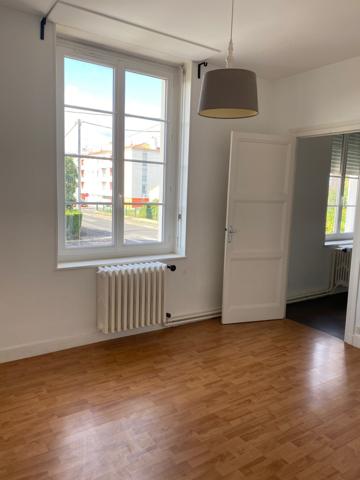 Poitiers (86000) POITIERS LES ROCS Immeuble de 246 m2 avec 5 LOGEMENTS + 100 m2 de Communs, Grand Jardin et Stationnements !