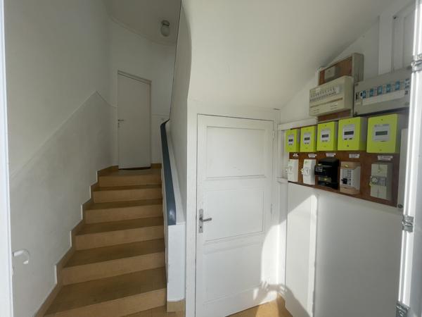 Poitiers (86000) POITIERS LES ROCS Immeuble de 246 m2 avec 5 LOGEMENTS + 100 m2 de Communs, Grand Jardin et Stationnements !