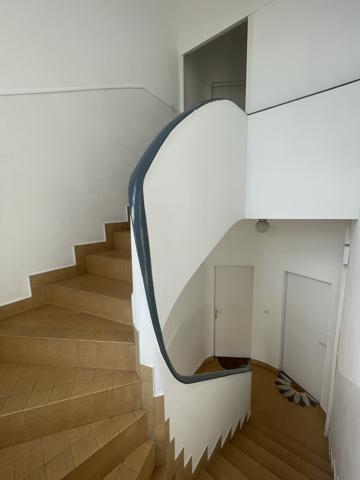 Poitiers (86000) POITIERS LES ROCS Immeuble de 246 m2 avec 5 LOGEMENTS + 100 m2 de Communs, Grand Jardin et Stationnements !