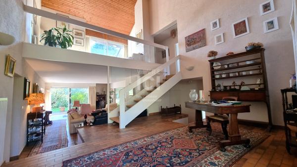 Maison d'architecte à Sautron 237m² - Lumière, espace et cadre verdoyant