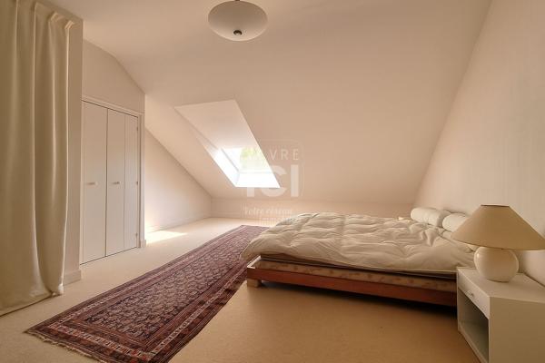 Maison d'architecte à Sautron 237m² - Lumière, espace et cadre verdoyant