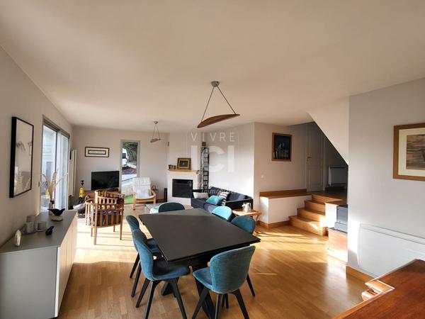 Maison d'architecte à Sautron 237m² - Lumière, espace et cadre verdoyant